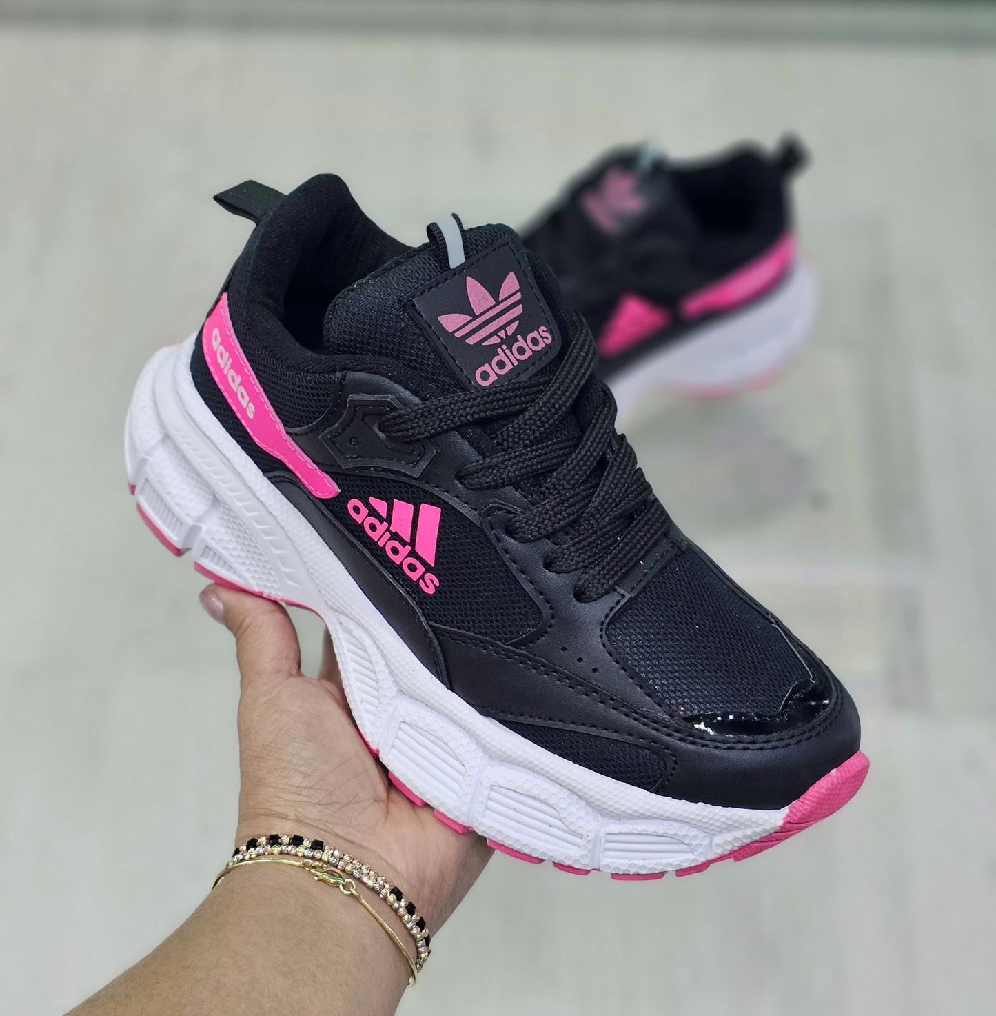 Deportivo Adidas dama